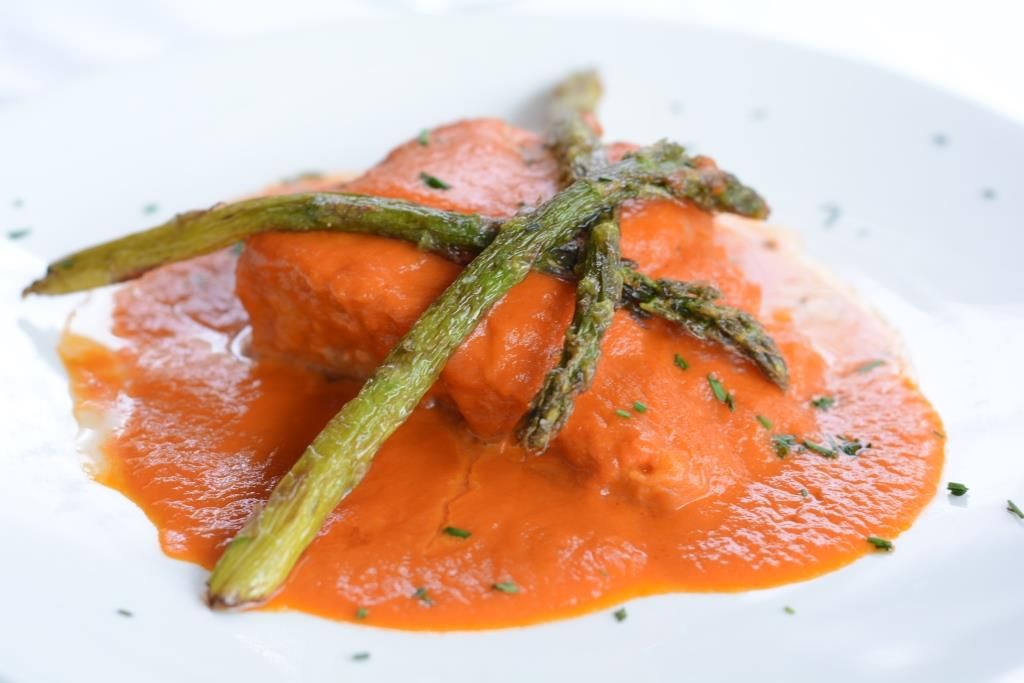 Bacalao con tomate - Restaurante La Cañada