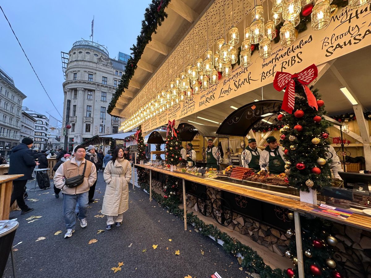 Plaza Vorosmarty. Budapest