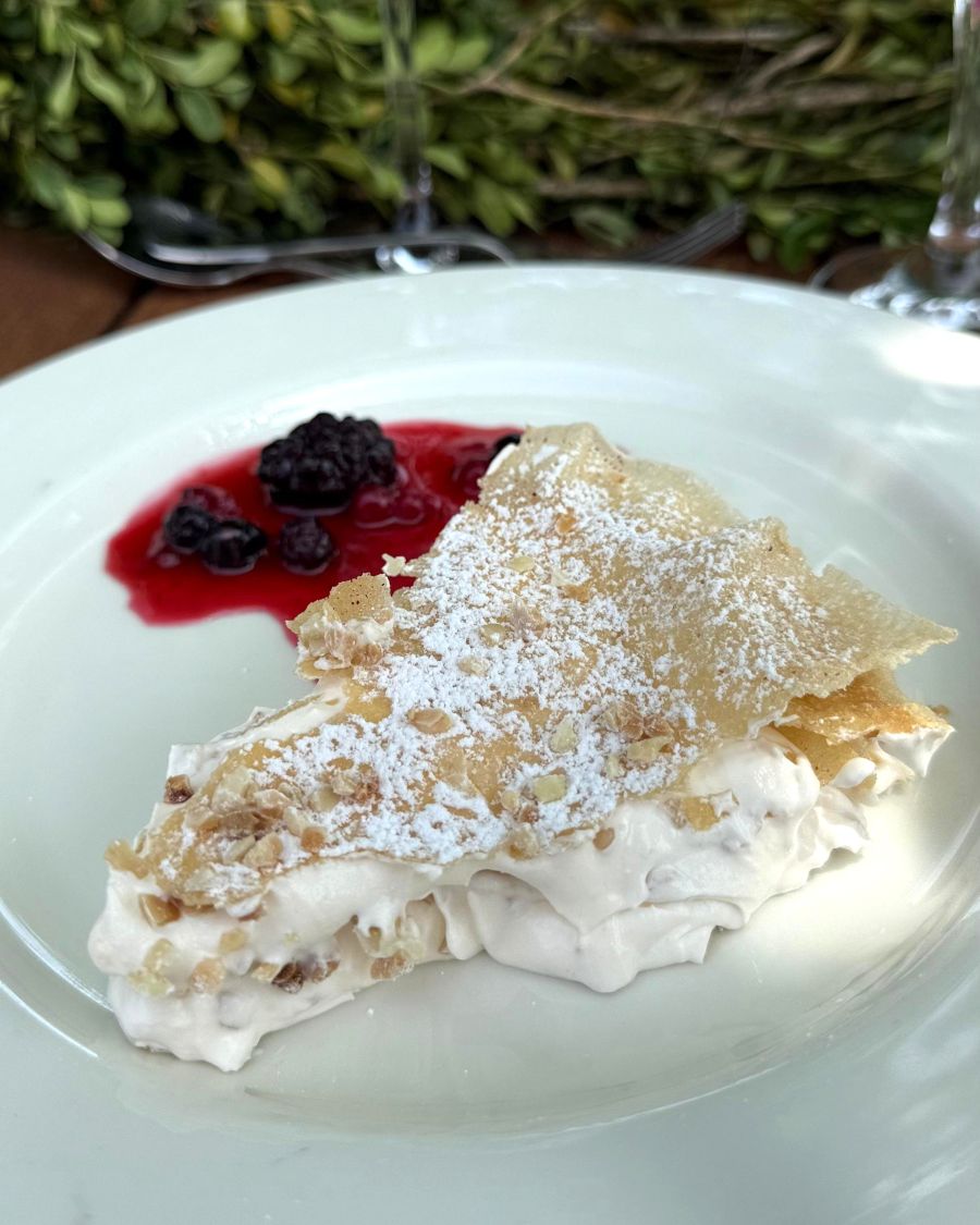 Tarta árabe con frutos rojos. Catering El Laurel. Finca Aal Cachucho