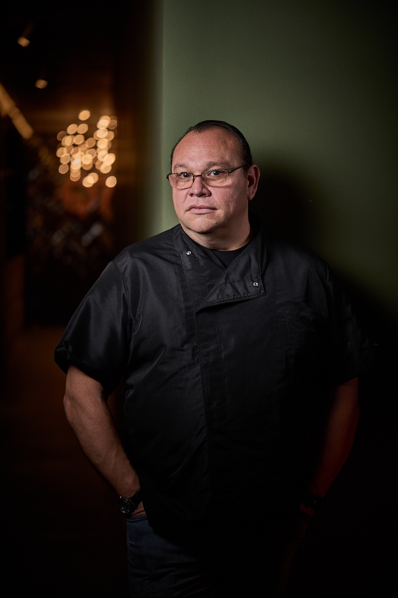Chef Pedro Evia en cocina, colaborador de El Yucateco